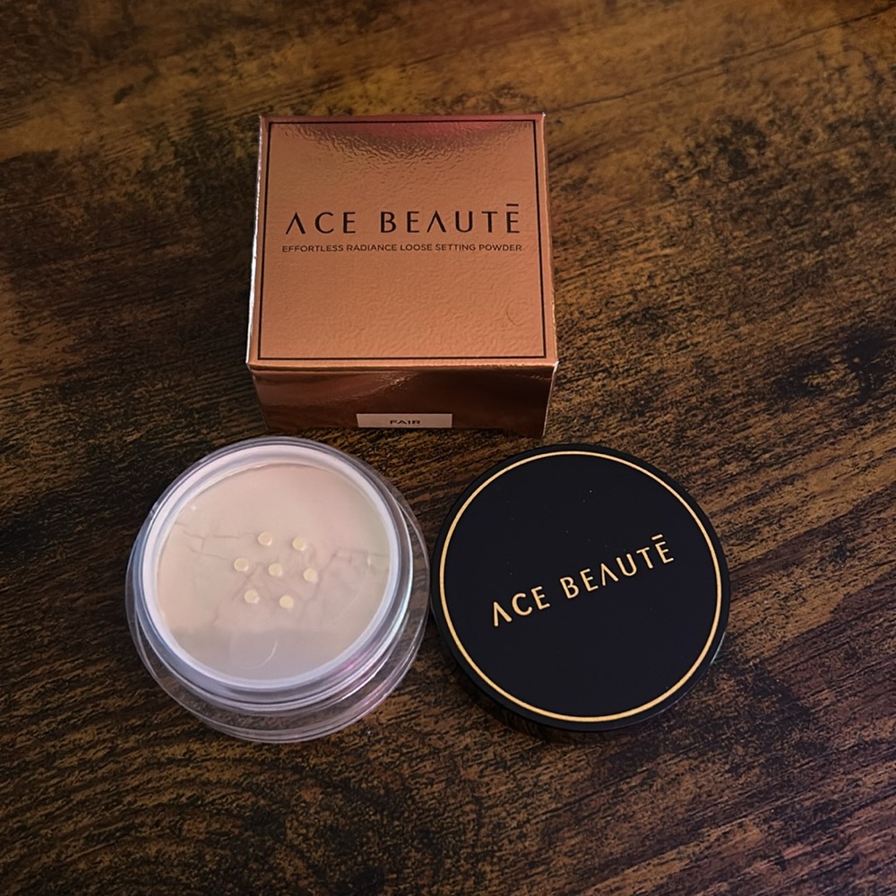 Ace Beauté Translucent Setting Powder - Picture 2 of 3